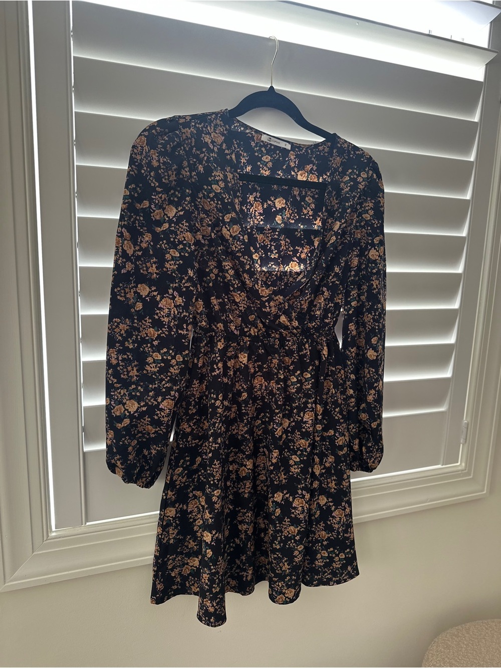 Floral Navy & Tan Long-Sleeve V-Neck Dress
